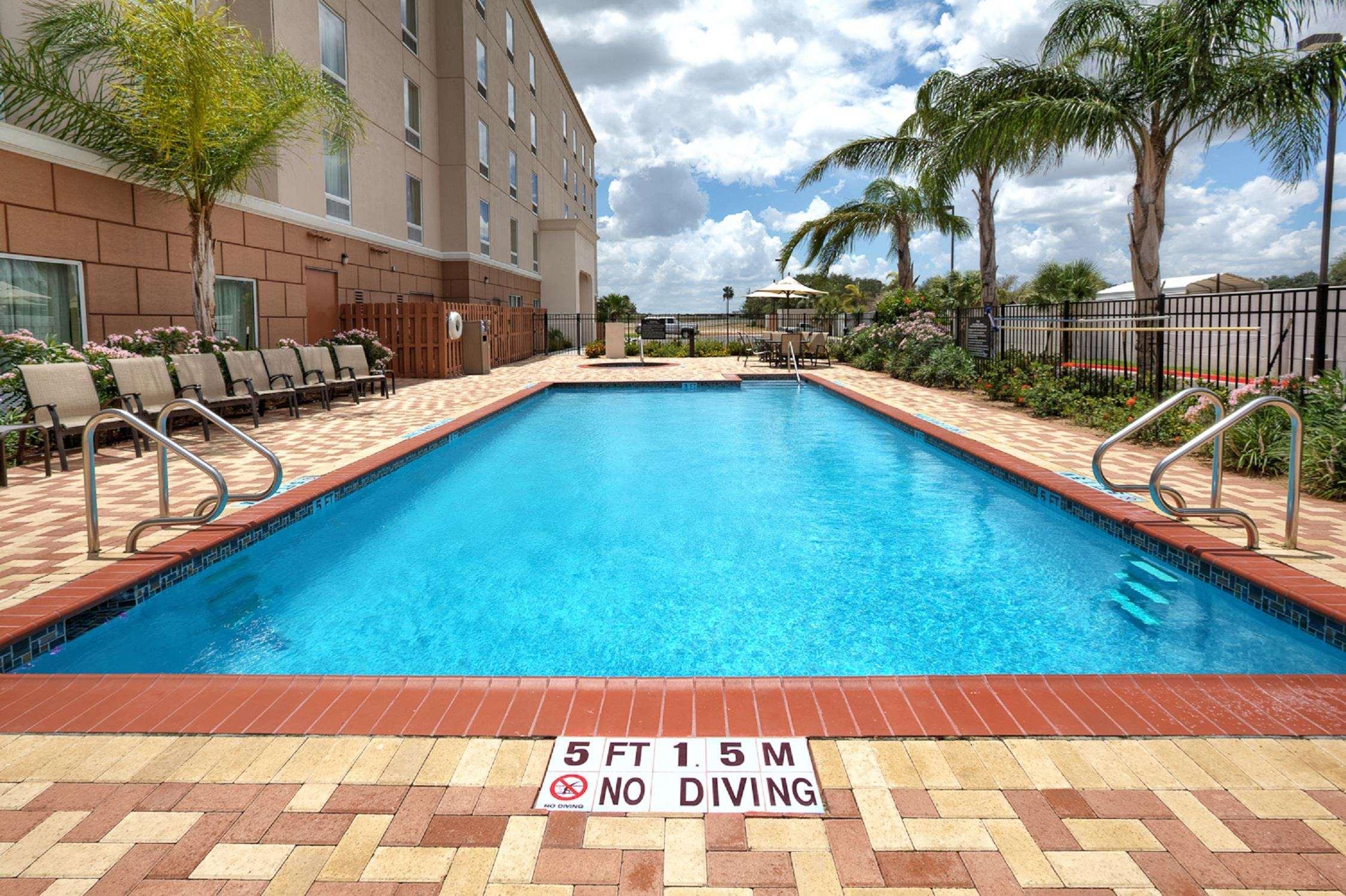 Hampton Inn & Suites Mcallen Exterior photo