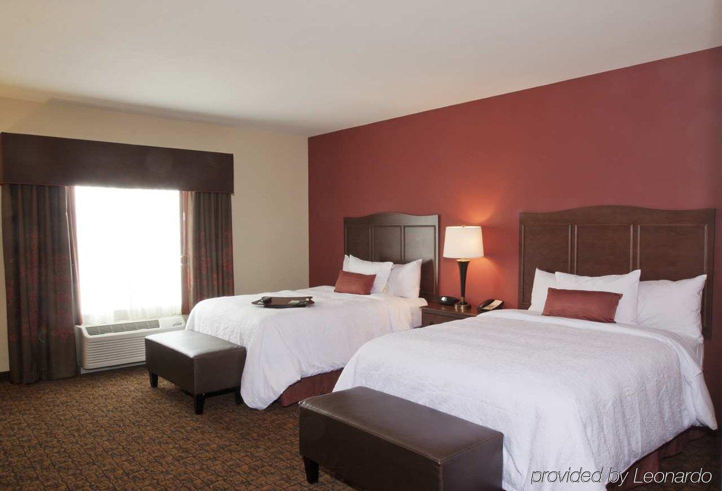 Hampton Inn & Suites Mcallen Room photo